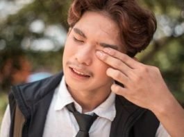 something stuck in eye