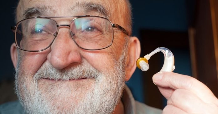 what-are-the-best-glasses-to-wear-with-hearing-aids