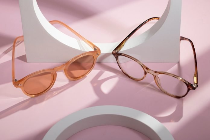 10 Must-Have Eyewear Accessories for Eye Health